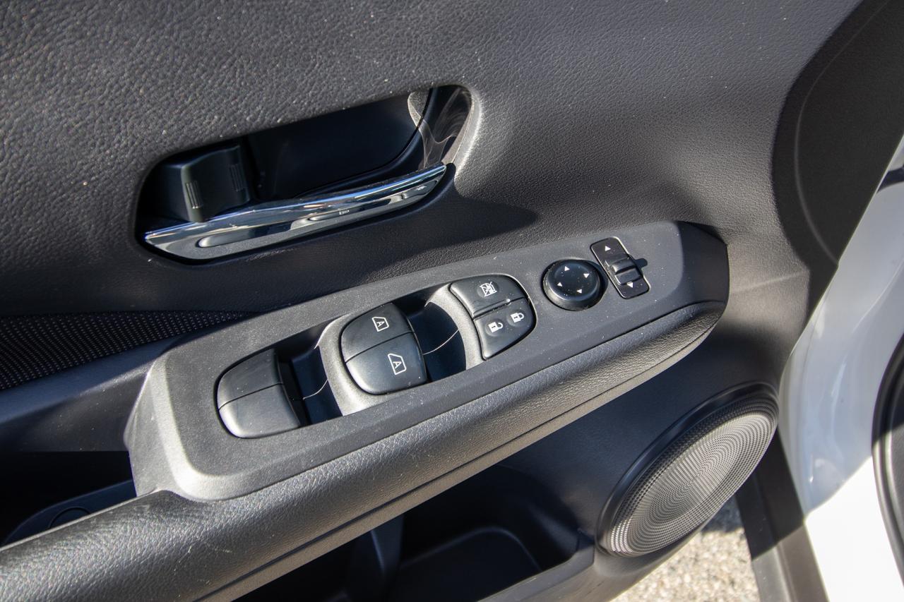 2024 Nissan Kicks SV Photo5