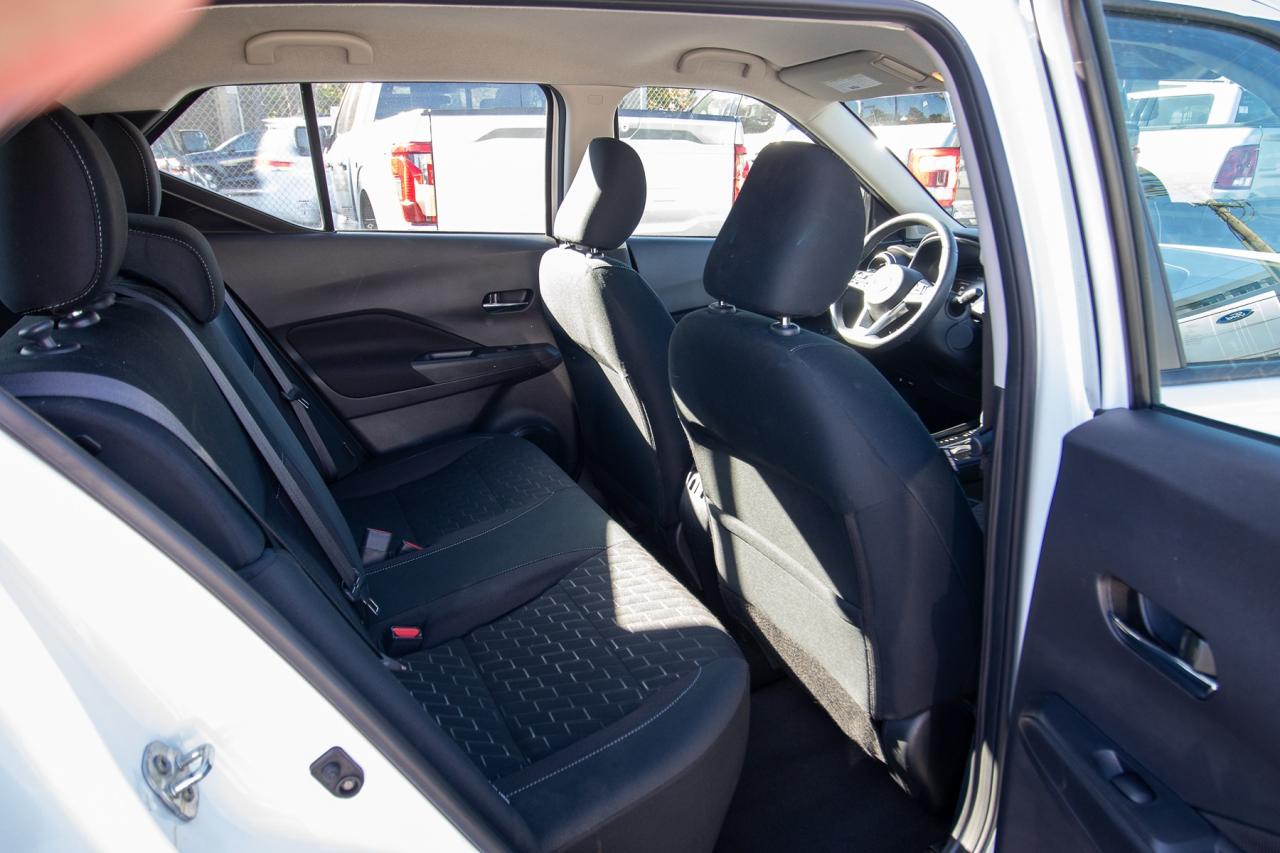 2024 Nissan Kicks SV Photo5