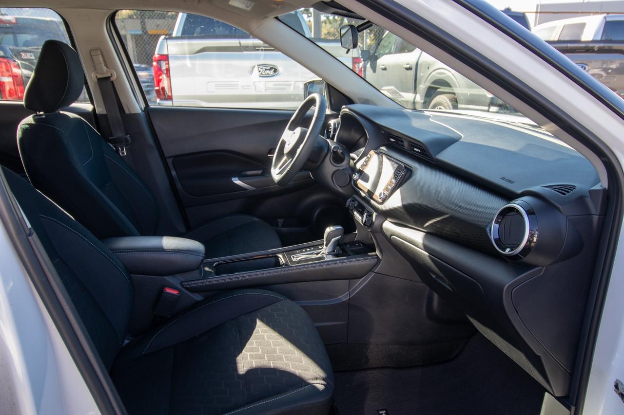 2024 Nissan Kicks SV Photo5