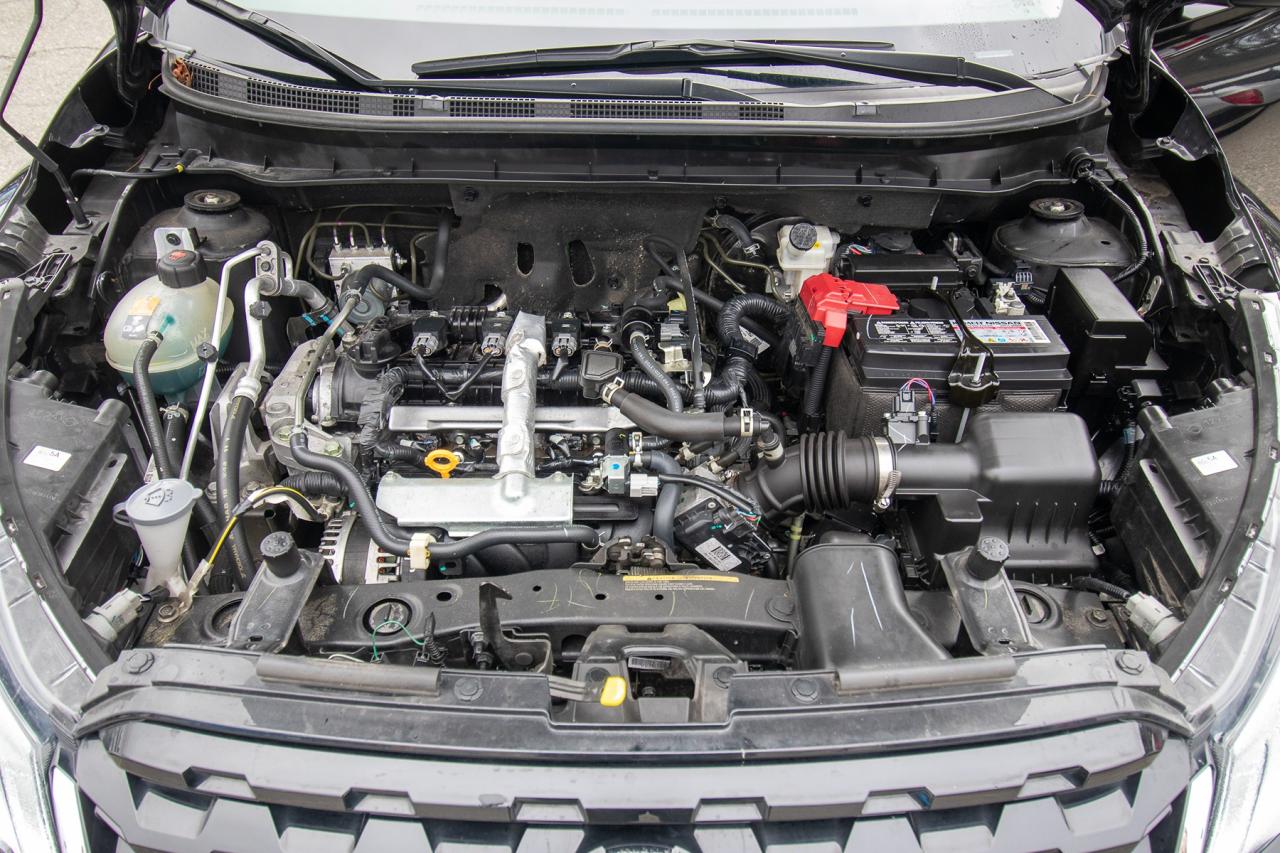 2024 Nissan Kicks SV Photo5