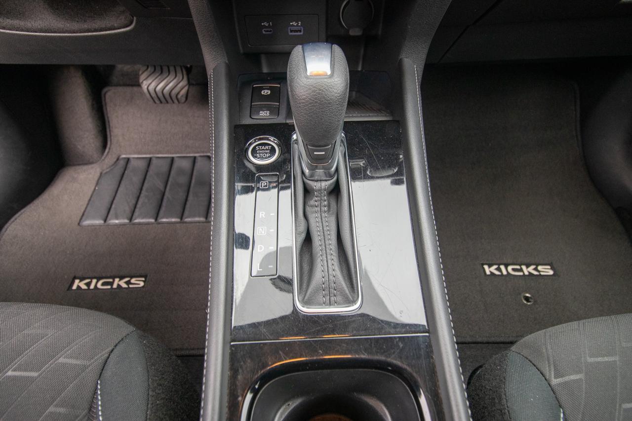 2024 Nissan Kicks SV Photo5