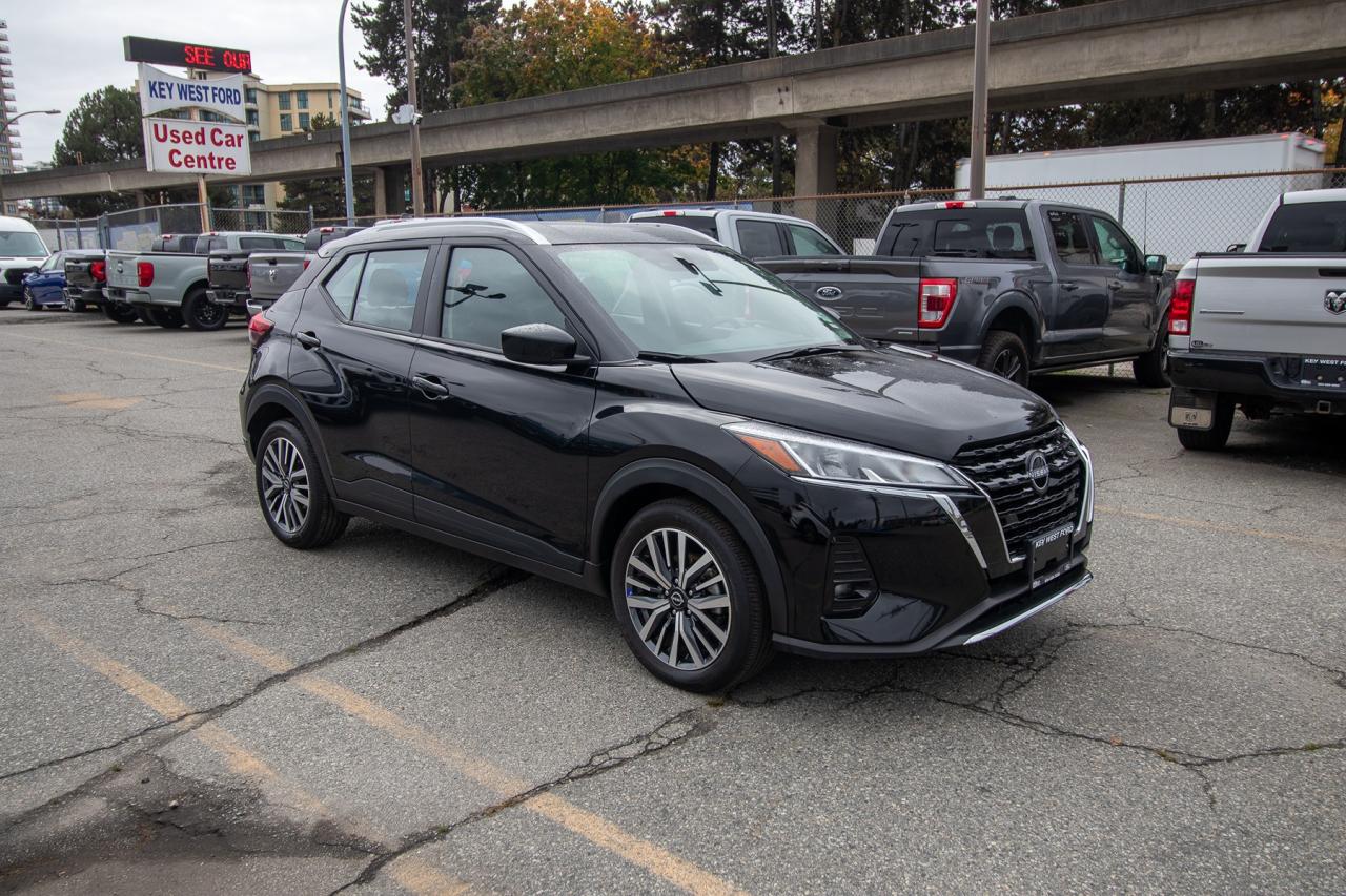 2024 Nissan Kicks SV Photo4