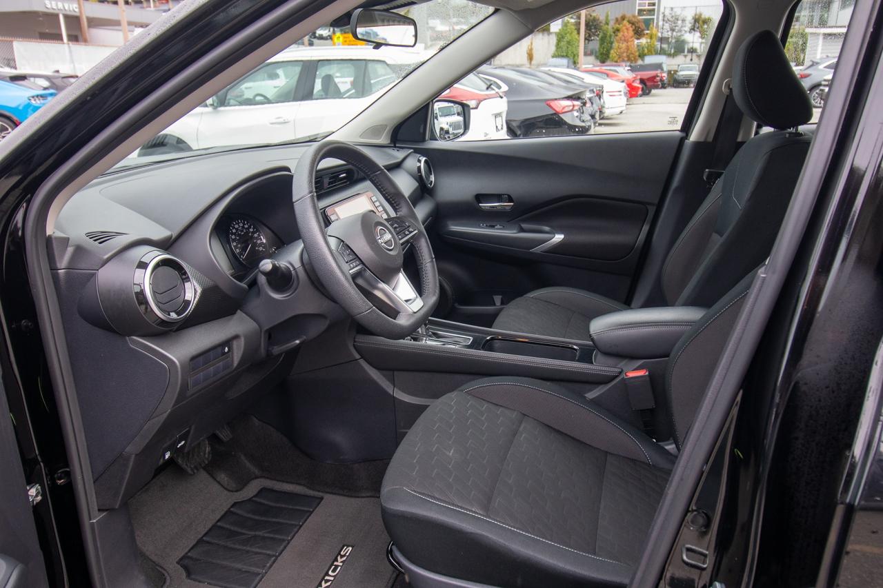 2024 Nissan Kicks SV Photo5