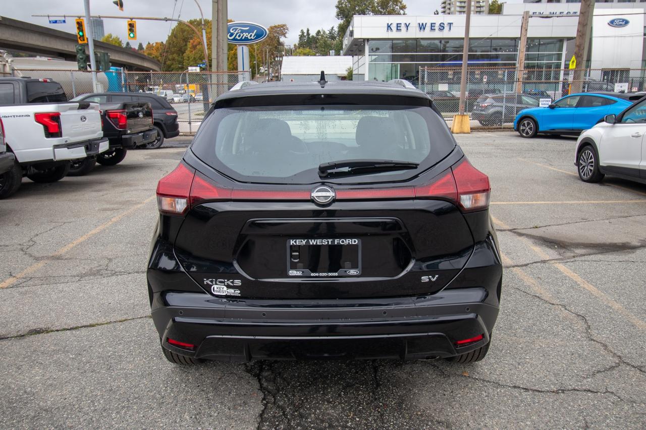 2024 Nissan Kicks SV Photo5