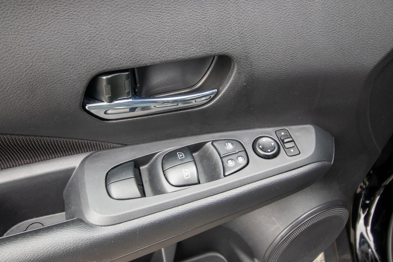 2024 Nissan Kicks SV Photo5