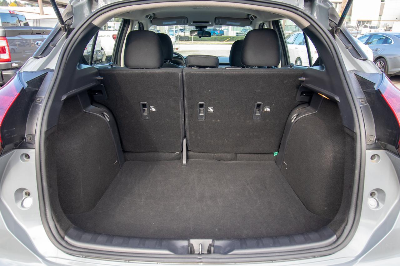 2024 Nissan Kicks SV Photo5