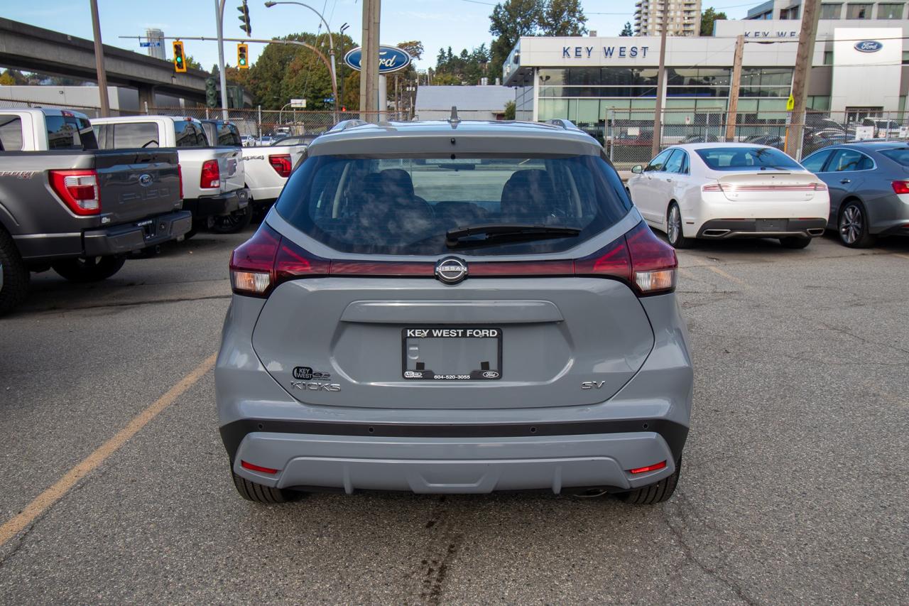 2024 Nissan Kicks SV Photo5