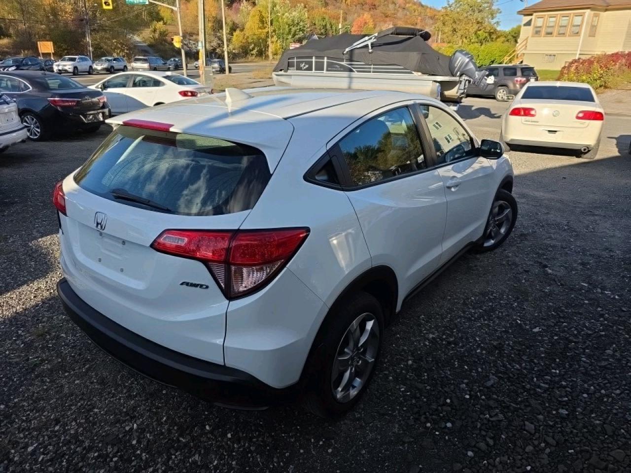 2017 Honda HR-V LX AWD Photo4