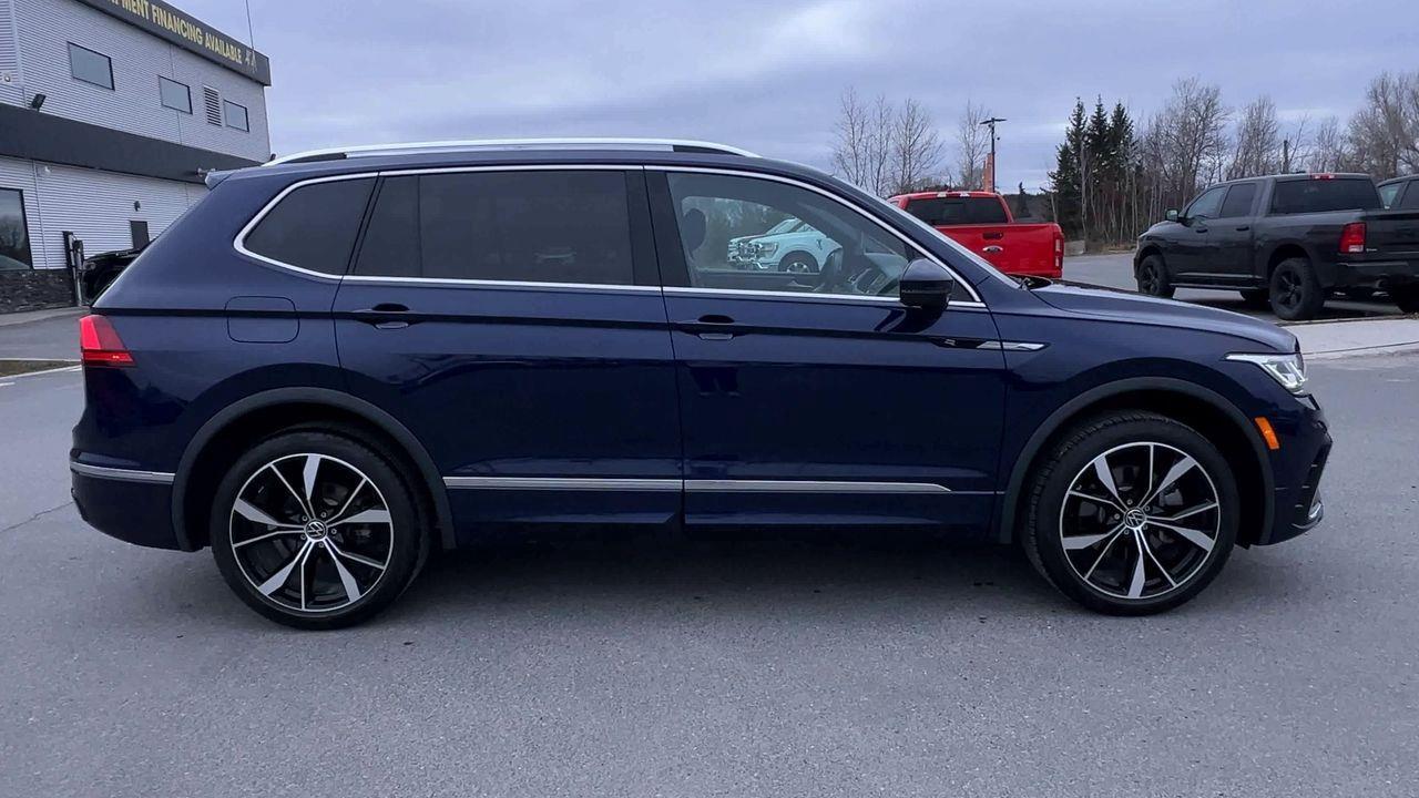 2024 Volkswagen Tiguan Highline R-Line AWD, SIRIUS XM, LEATHER SEATS, MOONROOF, NAV, CRUISE CONTROL, BACK UP CAM, NAV!! Photo