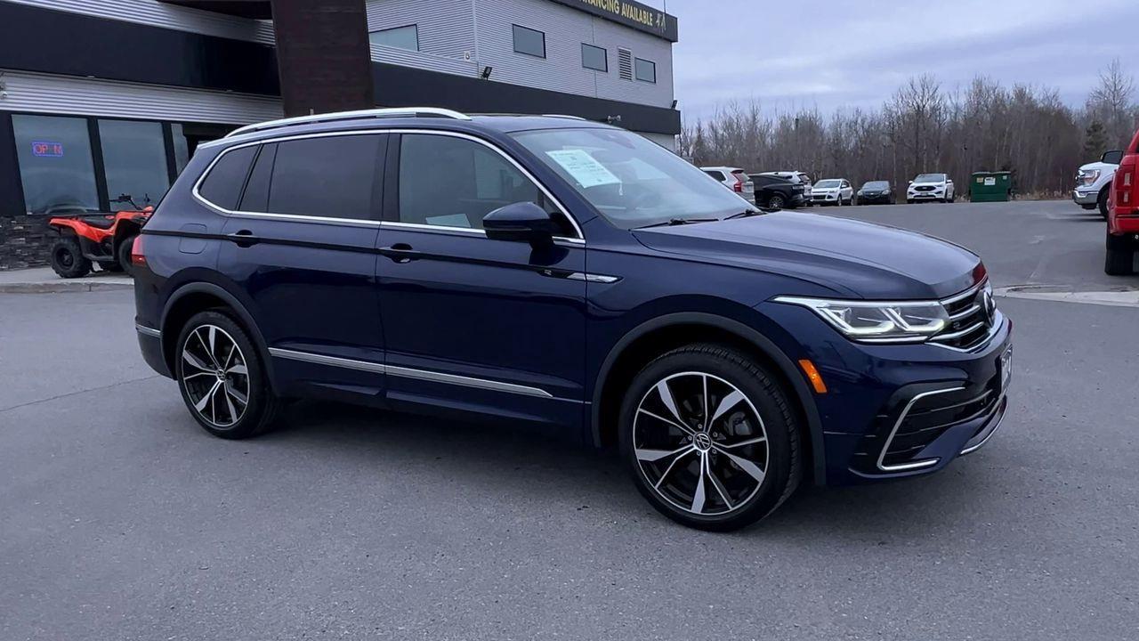 2024 Volkswagen Tiguan Highline R-Line AWD, SIRIUS XM, LEATHER SEATS, MOONROOF, NAV, CRUISE CONTROL, BACK UP CAM, NAV!! Photo