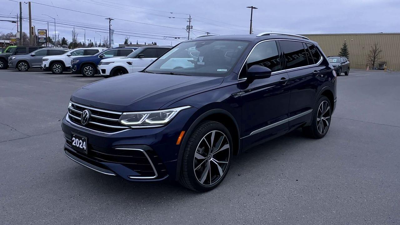 2024 Volkswagen Tiguan Highline R-Line AWD, SIRIUS XM, LEATHER SEATS, MOONROOF, NAV, CRUISE CONTROL, BACK UP CAM, NAV!! Photo