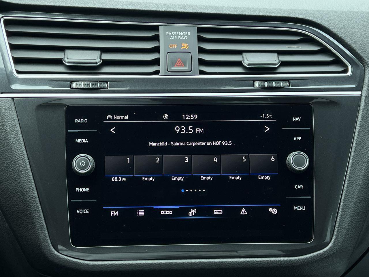 2024 Volkswagen Tiguan Highline R-Line AWD, SIRIUS XM, LEATHER SEATS, MOONROOF, NAV, CRUISE CONTROL, BACK UP CAM, NAV!! Photo