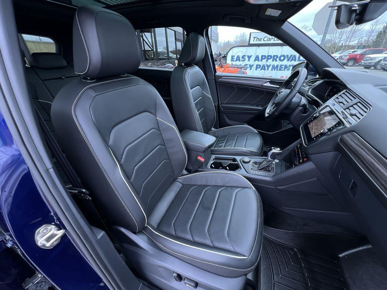 2024 Volkswagen Tiguan Highline R-Line AWD, SIRIUS XM, LEATHER SEATS, MOONROOF, NAV, CRUISE CONTROL, BACK UP CAM, NAV!! Photo