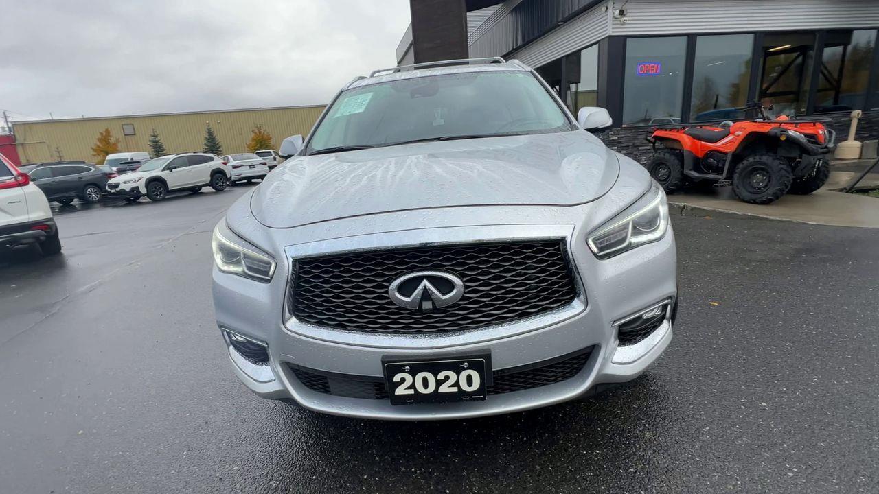 2020 Infiniti QX60 Sensory AWD, 7 PASSENGER, MOONROOF, LEATHER SEATS, REMOTE START, REAR A/C!! Photo2