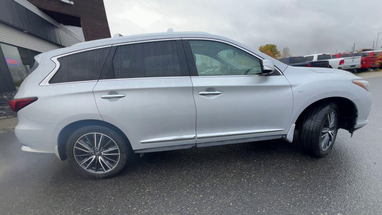 2020 Infiniti QX60 Sensory AWD, 7 PASSENGER, MOONROOF, LEATHER SEATS, REMOTE START, REAR A/C!! Photo