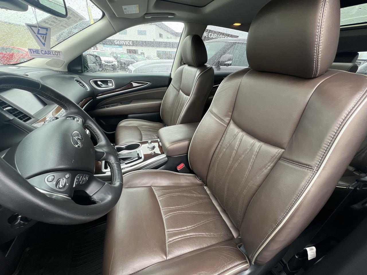 2020 Infiniti QX60 Sensory AWD, 7 PASSENGER, MOONROOF, LEATHER SEATS, REMOTE START, REAR A/C!! Photo