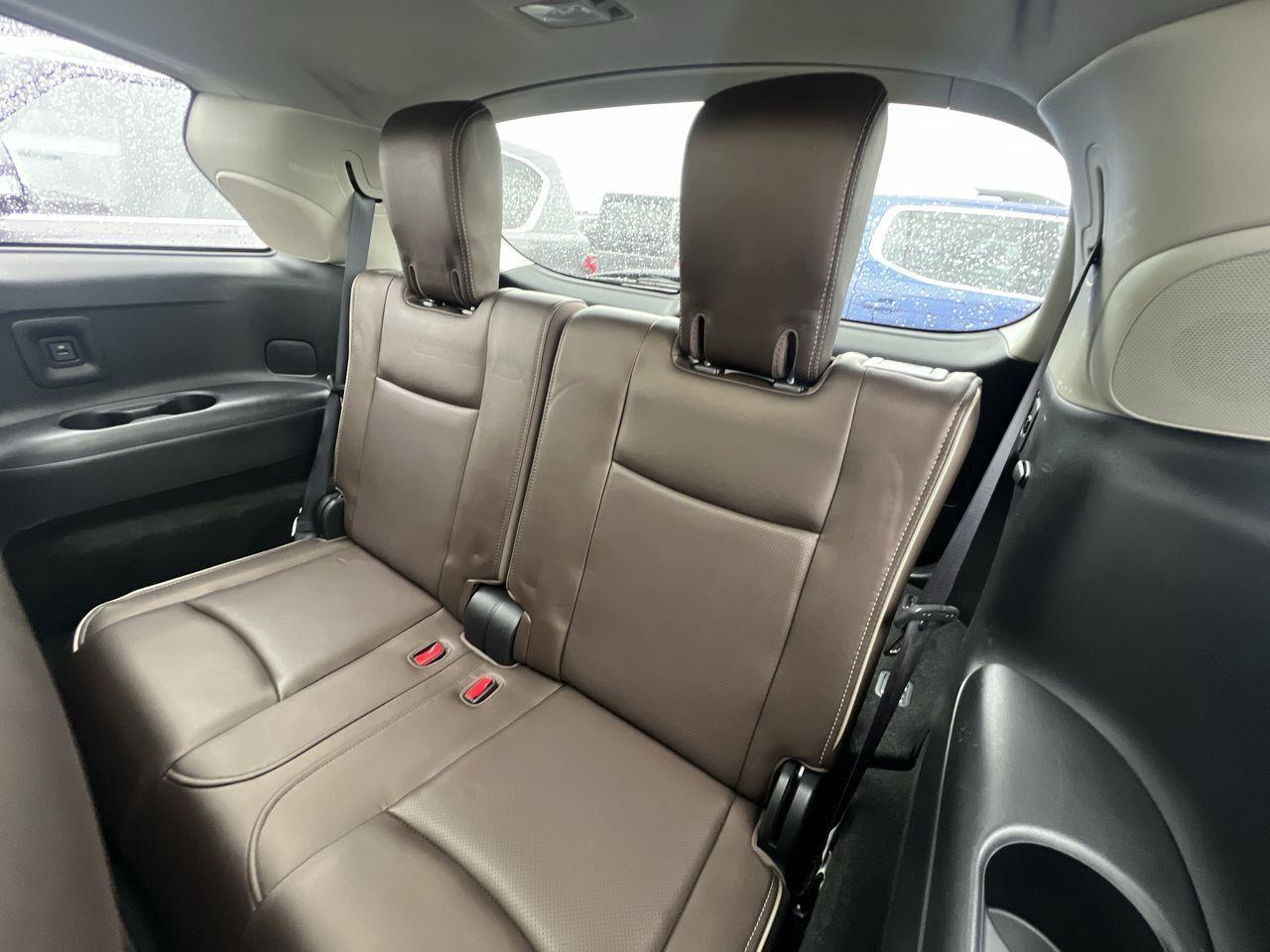 2020 Infiniti QX60 Sensory AWD, 7 PASSENGER, MOONROOF, LEATHER SEATS, REMOTE START, REAR A/C!! Photo