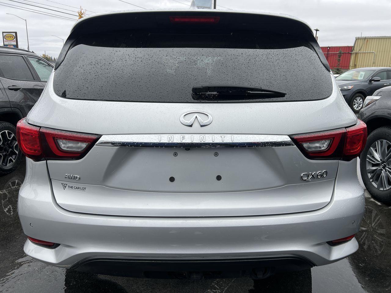 2020 Infiniti QX60 Sensory AWD, 7 PASSENGER, MOONROOF, LEATHER SEATS, REMOTE START, REAR A/C!! Photo