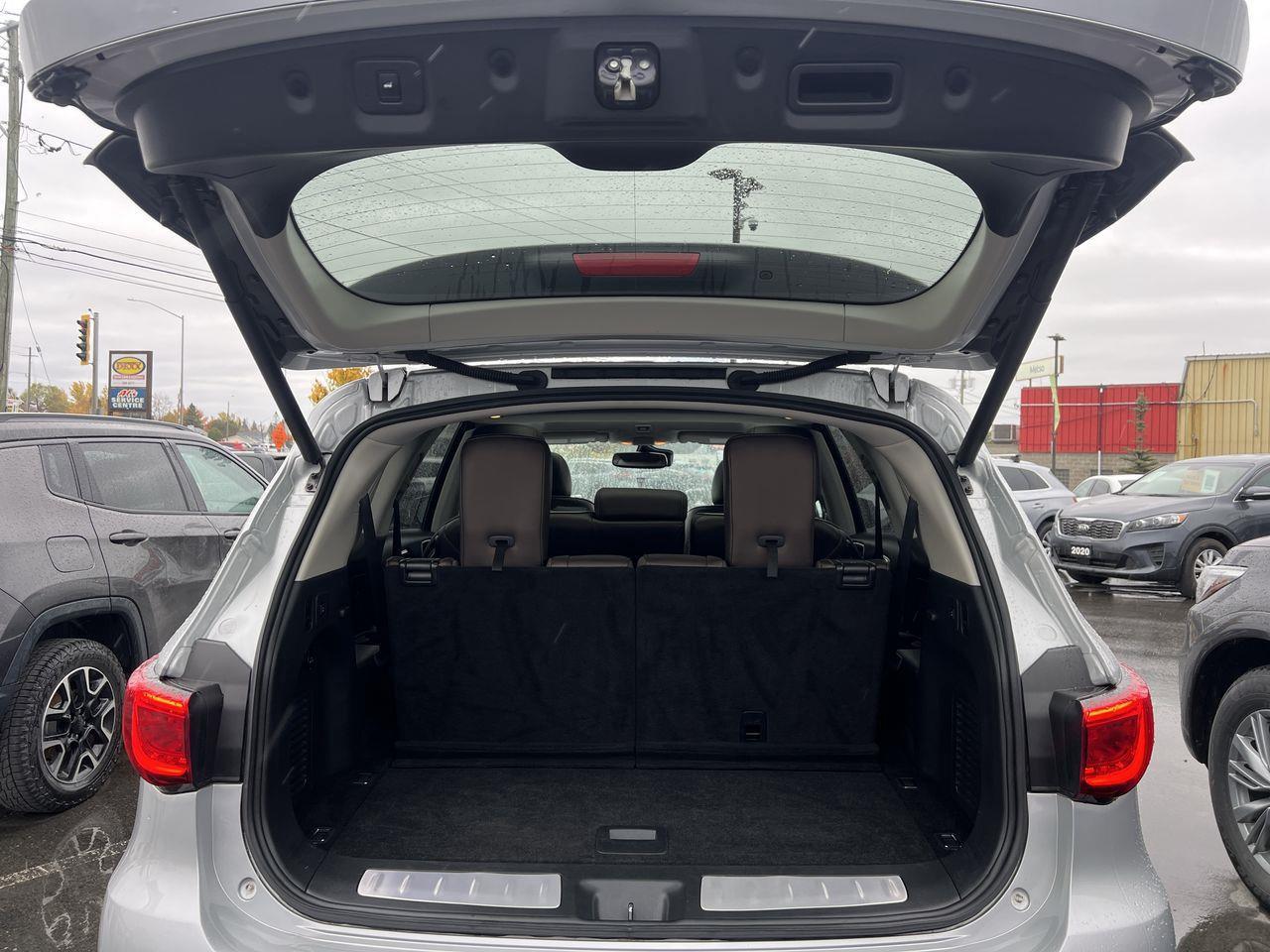 2020 Infiniti QX60 Sensory AWD, 7 PASSENGER, MOONROOF, LEATHER SEATS, REMOTE START, REAR A/C!! Photo