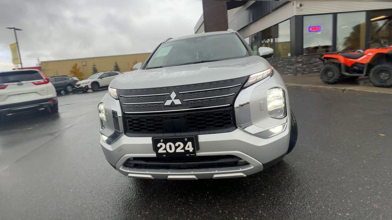 2024 Mitsubishi Outlander 4X4, PREVIOUS DAILY RENTAL, 7 PASSENGER, MOONROOF, HEATED FRONT SEATS, REAR A/C, CRUISE CONTROL!! Photo2