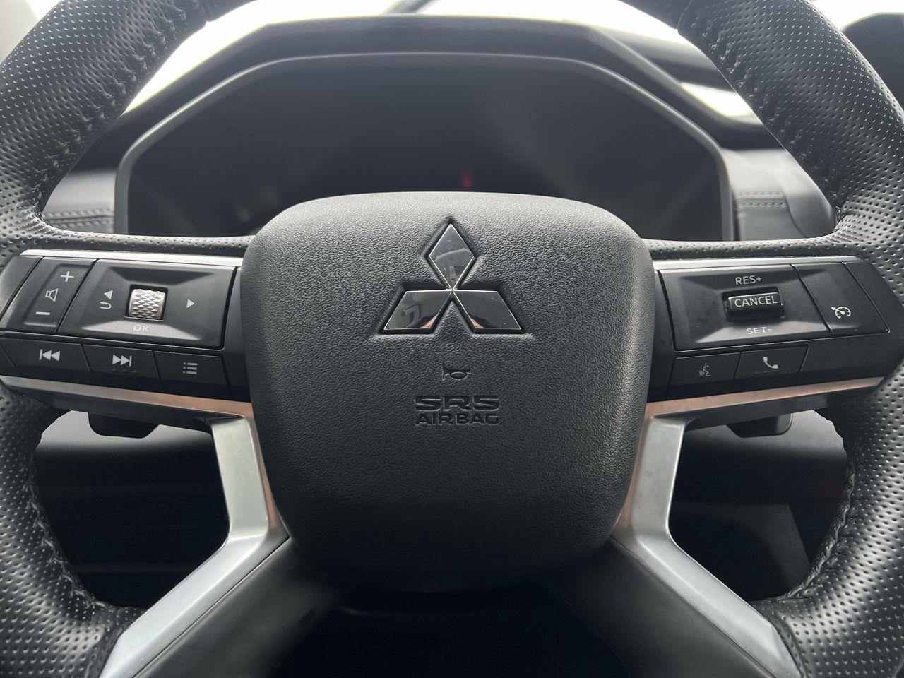 2024 Mitsubishi Outlander 4X4, PREVIOUS DAILY RENTAL, 7 PASSENGER, MOONROOF, HEATED FRONT SEATS, REAR A/C, CRUISE CONTROL!! Photo