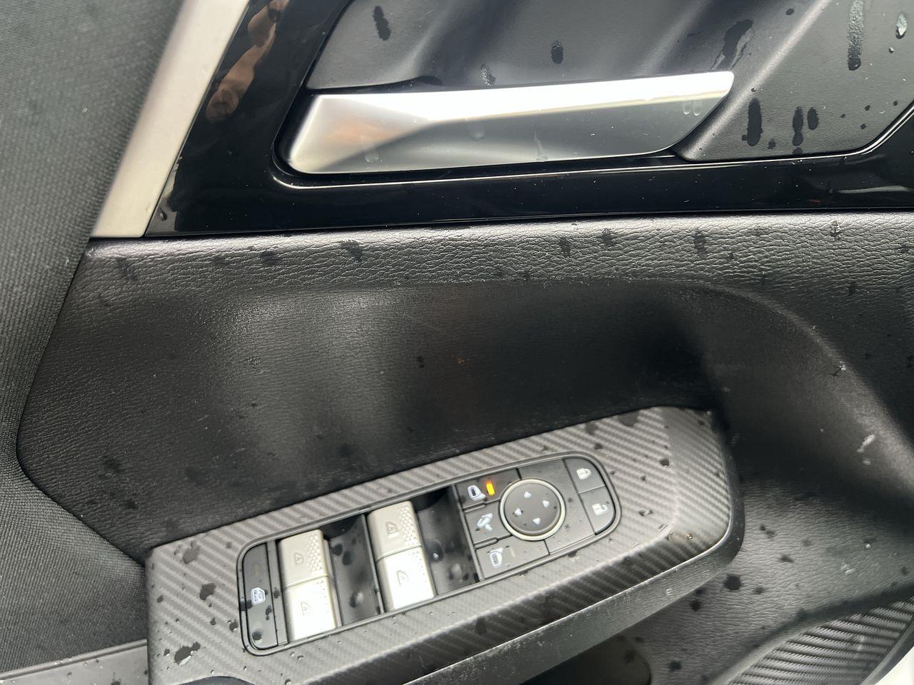 2024 Mitsubishi Outlander 4X4, PREVIOUS DAILY RENTAL, 7 PASSENGER, MOONROOF, HEATED FRONT SEATS, REAR A/C, CRUISE CONTROL!! Photo