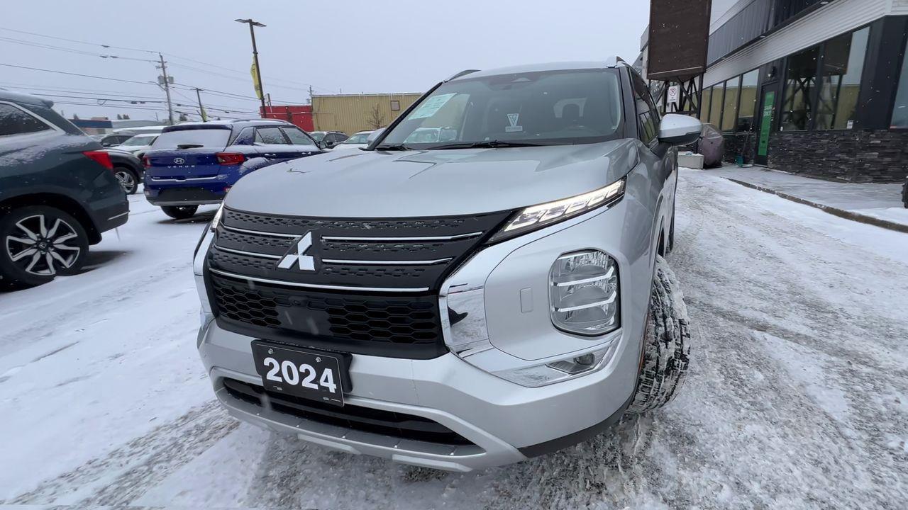 2024 Mitsubishi Outlander 4X4, PREVIOUS DAILY RENTAL, 7 PASSENGER, MOONROOF, HEATED FRONT SEATS, REAR A/C, CRUISE CONTROL!! Photo2