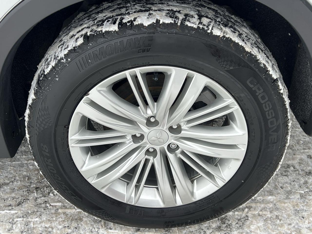 2024 Mitsubishi Outlander 4X4, PREVIOUS DAILY RENTAL, 7 PASSENGER, MOONROOF, HEATED FRONT SEATS, REAR A/C, CRUISE CONTROL!! Photo