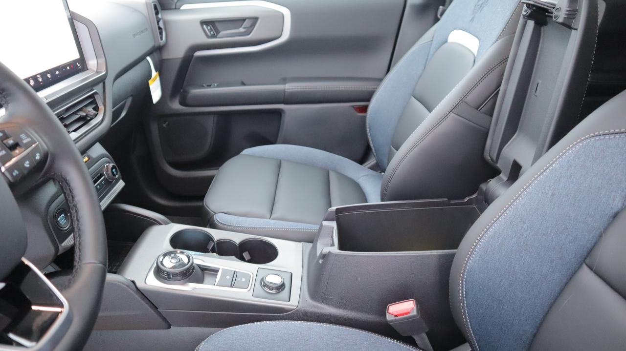 2025 Ford Bronco Sport Outer Banks Photo5