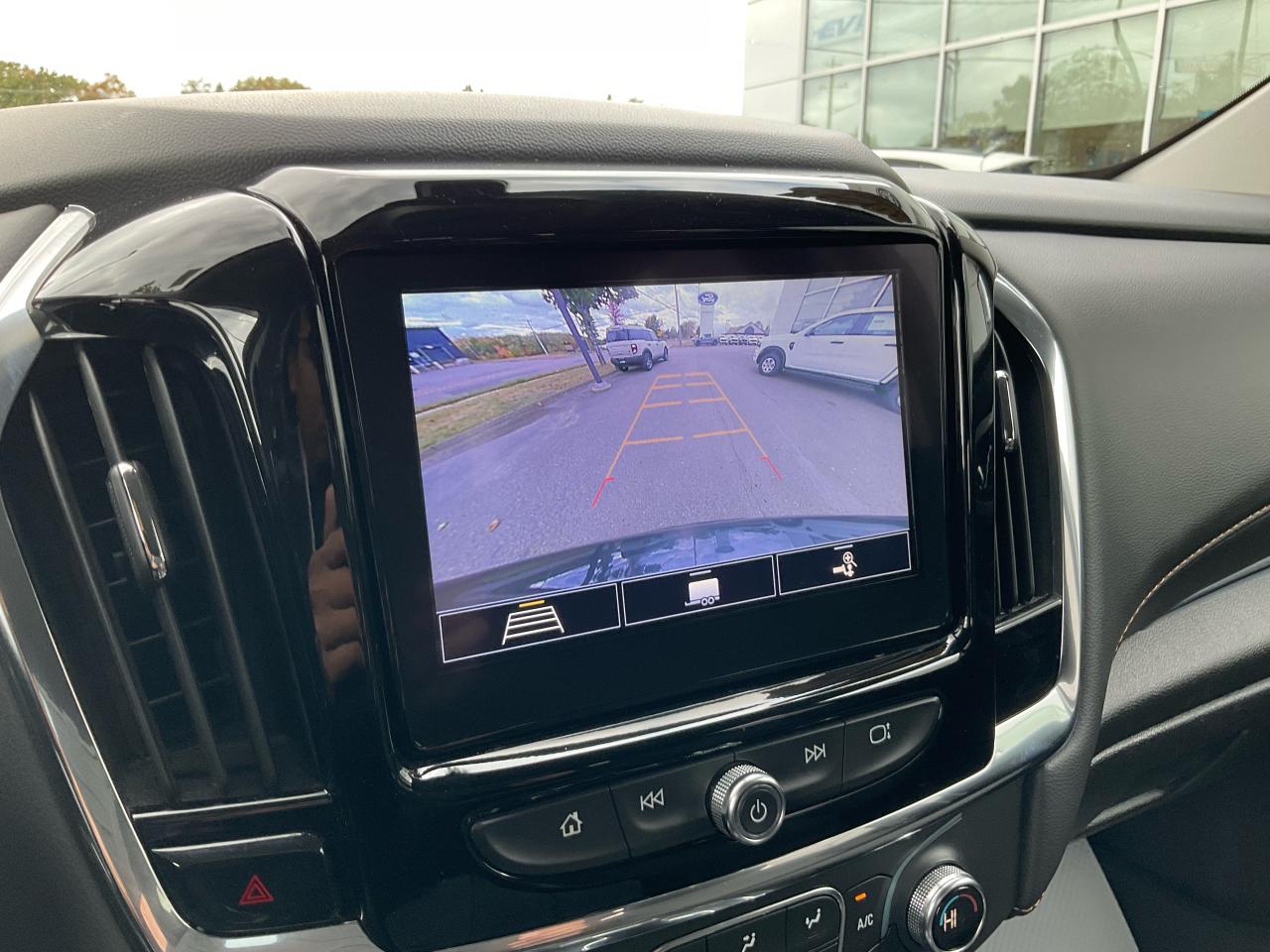 2021 Chevrolet Traverse LT Cloth Photo5