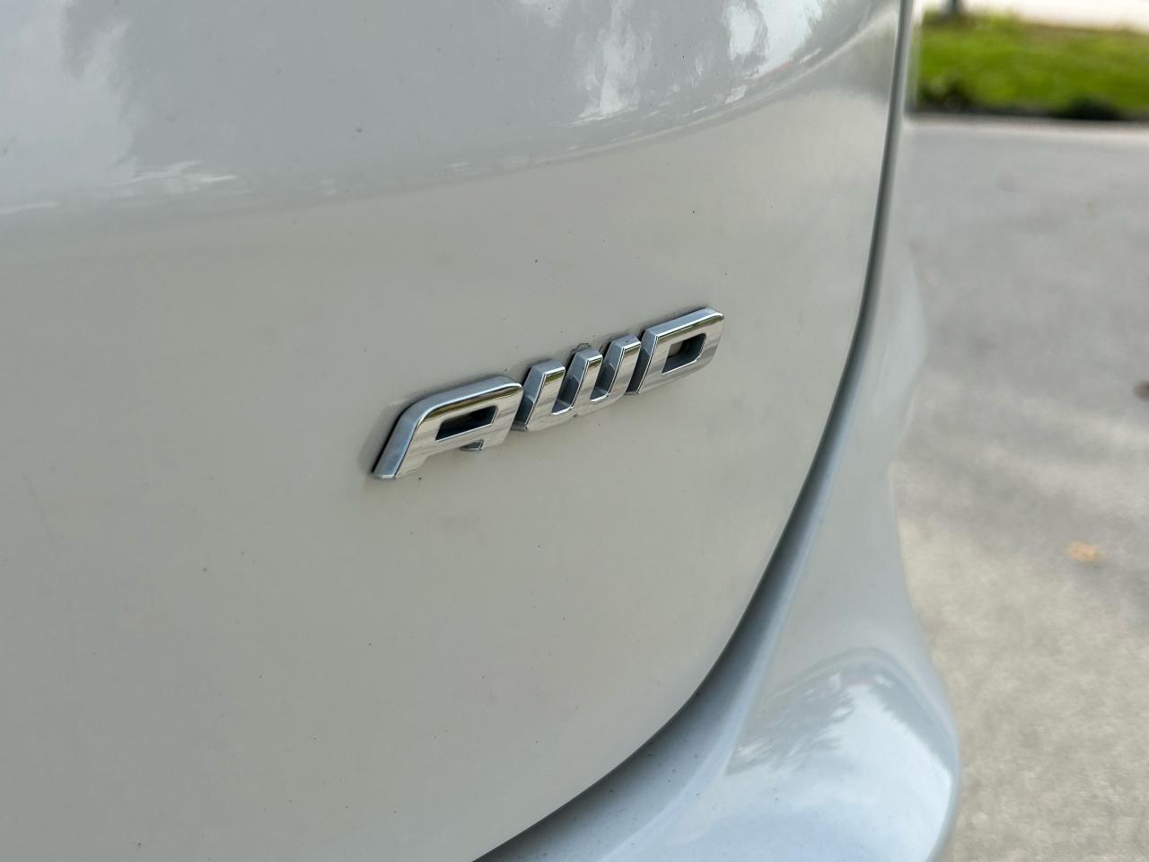 2022 Ford Edge Titanium - Photo #16