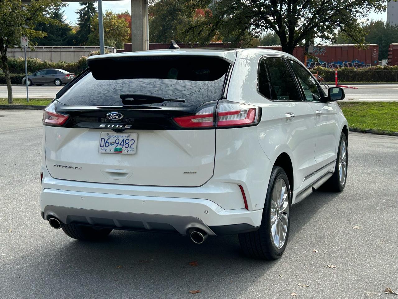 2022 Ford Edge Titanium - Photo #6