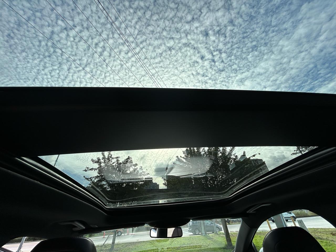 2022 Ford Edge Titanium - Photo #12