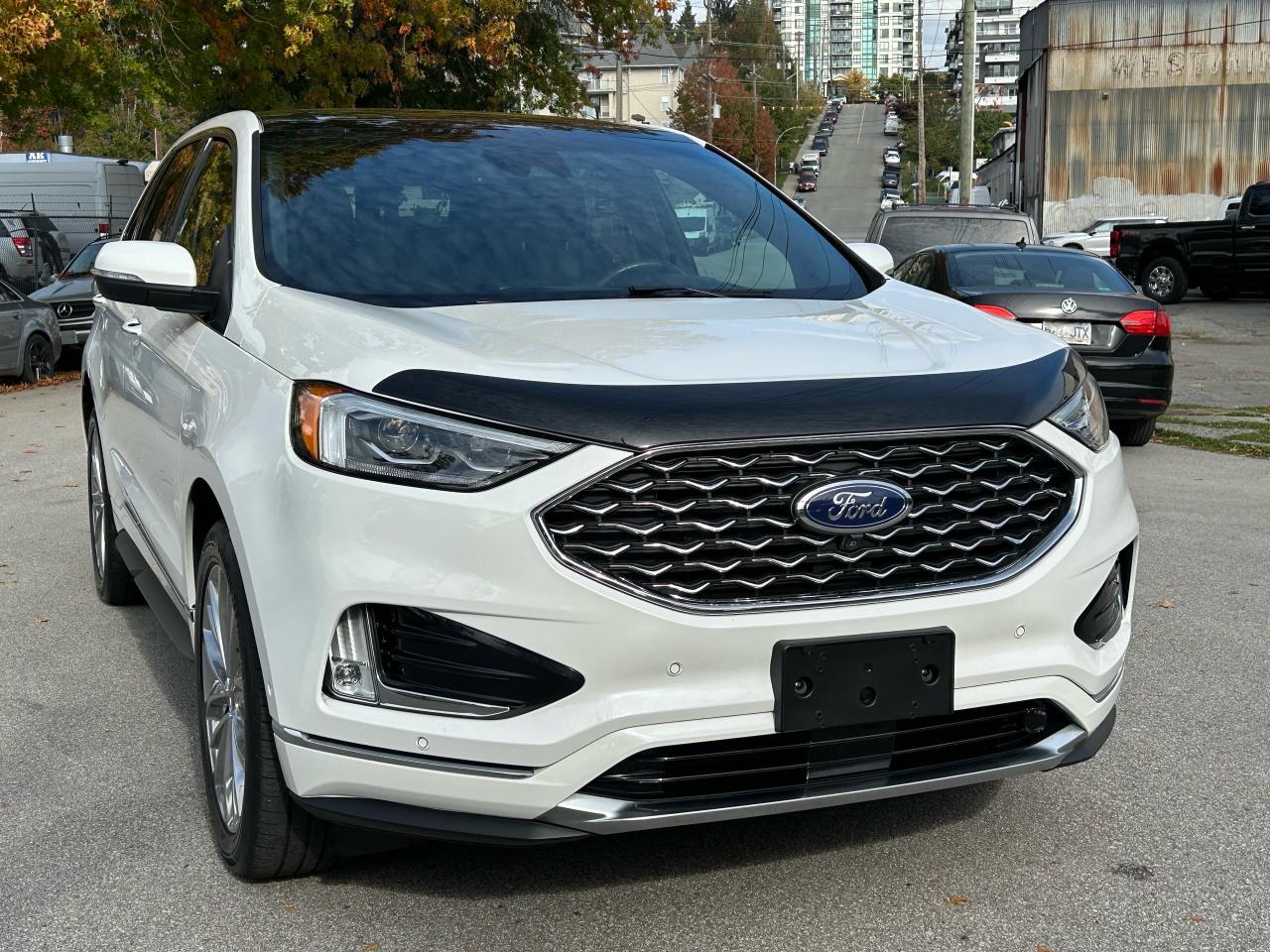 2022 Ford Edge Titanium - Photo #4