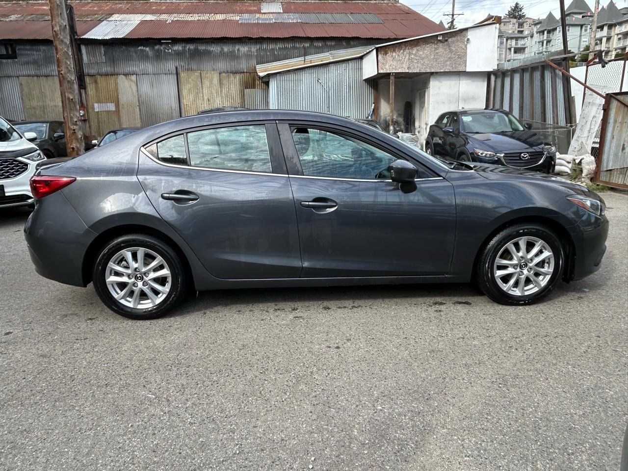 2015 Mazda MAZDA3 GS - Photo #5