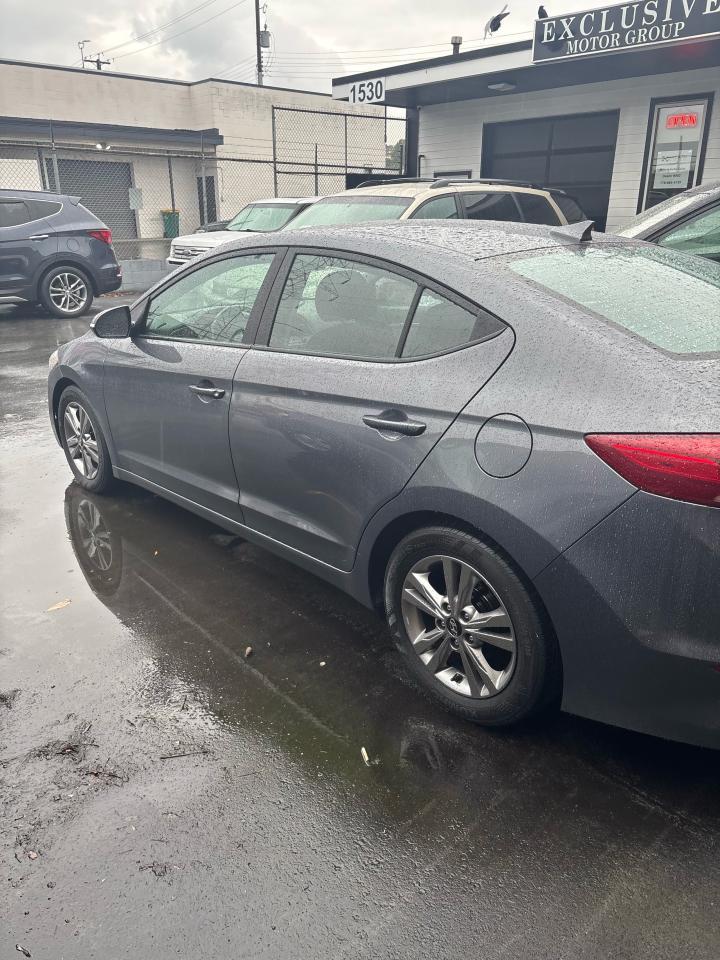 2018 Hyundai Elantra GL - Photo #2