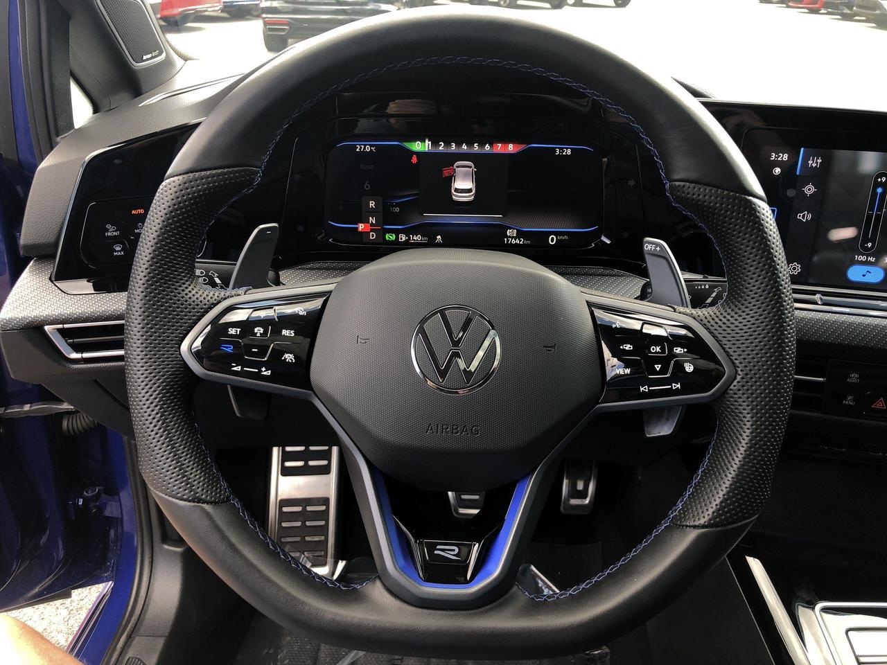 2024 Volkswagen Golf R ONLY 17KKM!!  LEATHER, PANO.ROOF, NAVI, HARMON KAR Photo