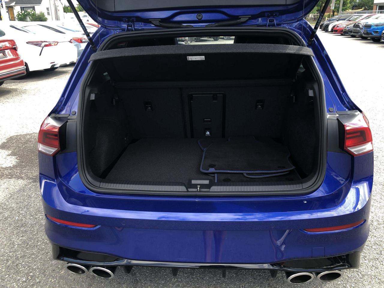 2024 Volkswagen Golf R ONLY 17KKM!!  LEATHER, PANO.ROOF, NAVI, HARMON KAR Photo