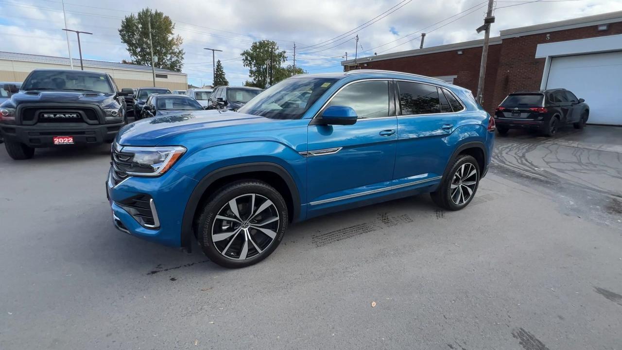 2025 Volkswagen Atlas Cross Sport EXCELINE AWD |ONLY 2,300KMS! |MASSSAGE |PANO ROOF Photo3