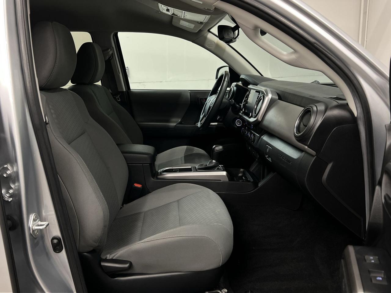 2022 Toyota Tacoma SR5 4X4 | DOUBLE CAB | CARPLAY | TOW PKG | ALLOYS Photo