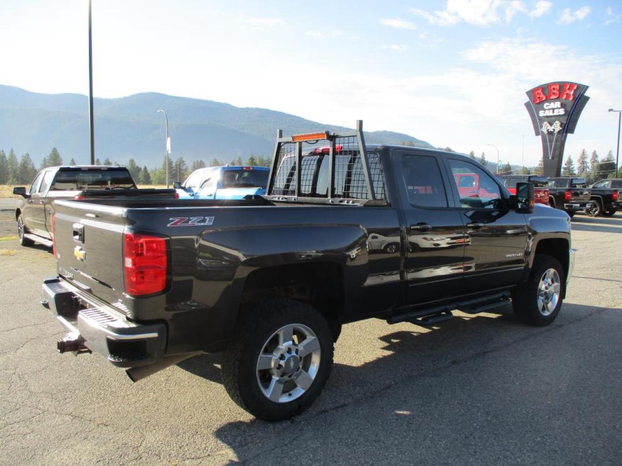 2016 Chevrolet Silverado 2500 HD LT Double Cab 4WD Photo4
