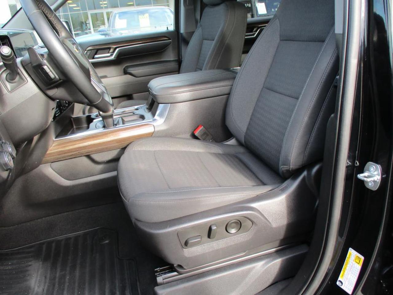 2023 Chevrolet Silverado 1500 LT CREW 4X4 DIESEL Photo