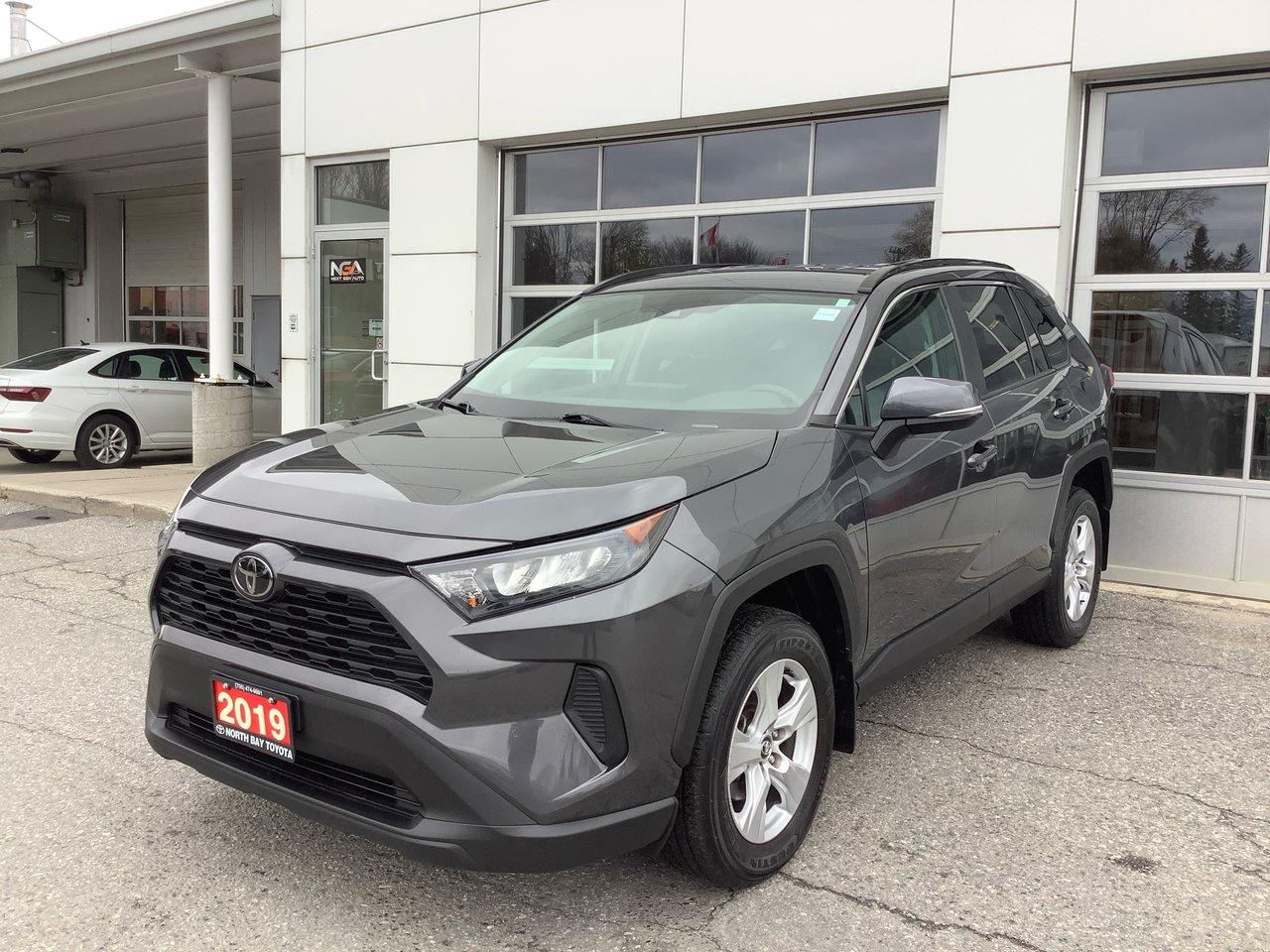 2019 Toyota RAV4 LE Photo
