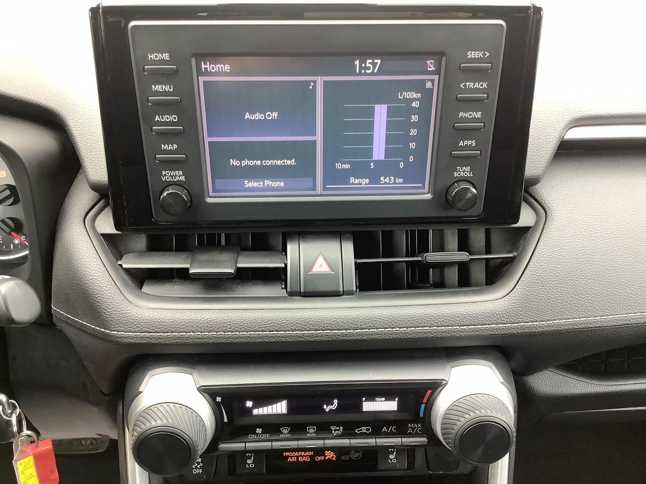 2019 Toyota RAV4 LE Photo