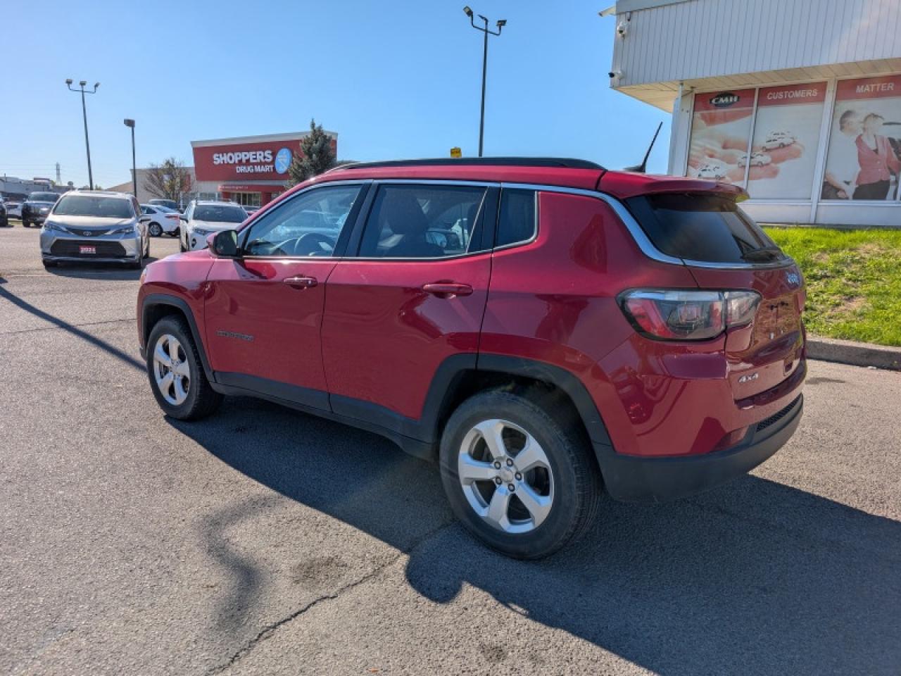 2018 Jeep Compass North  **NO ACCIDENTS** Photo2
