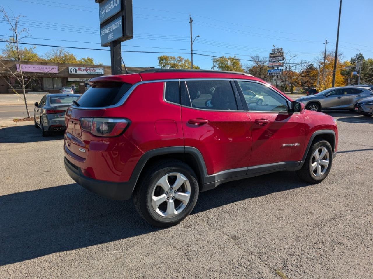 2018 Jeep Compass North  **NO ACCIDENTS** Photo4