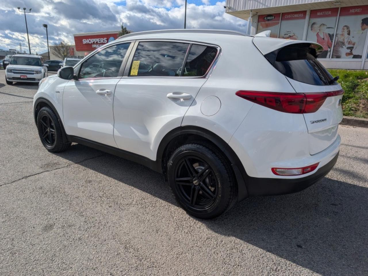2019 Kia Sportage LX  **BLACK AFTERMARKET ALLOYS** Photo2
