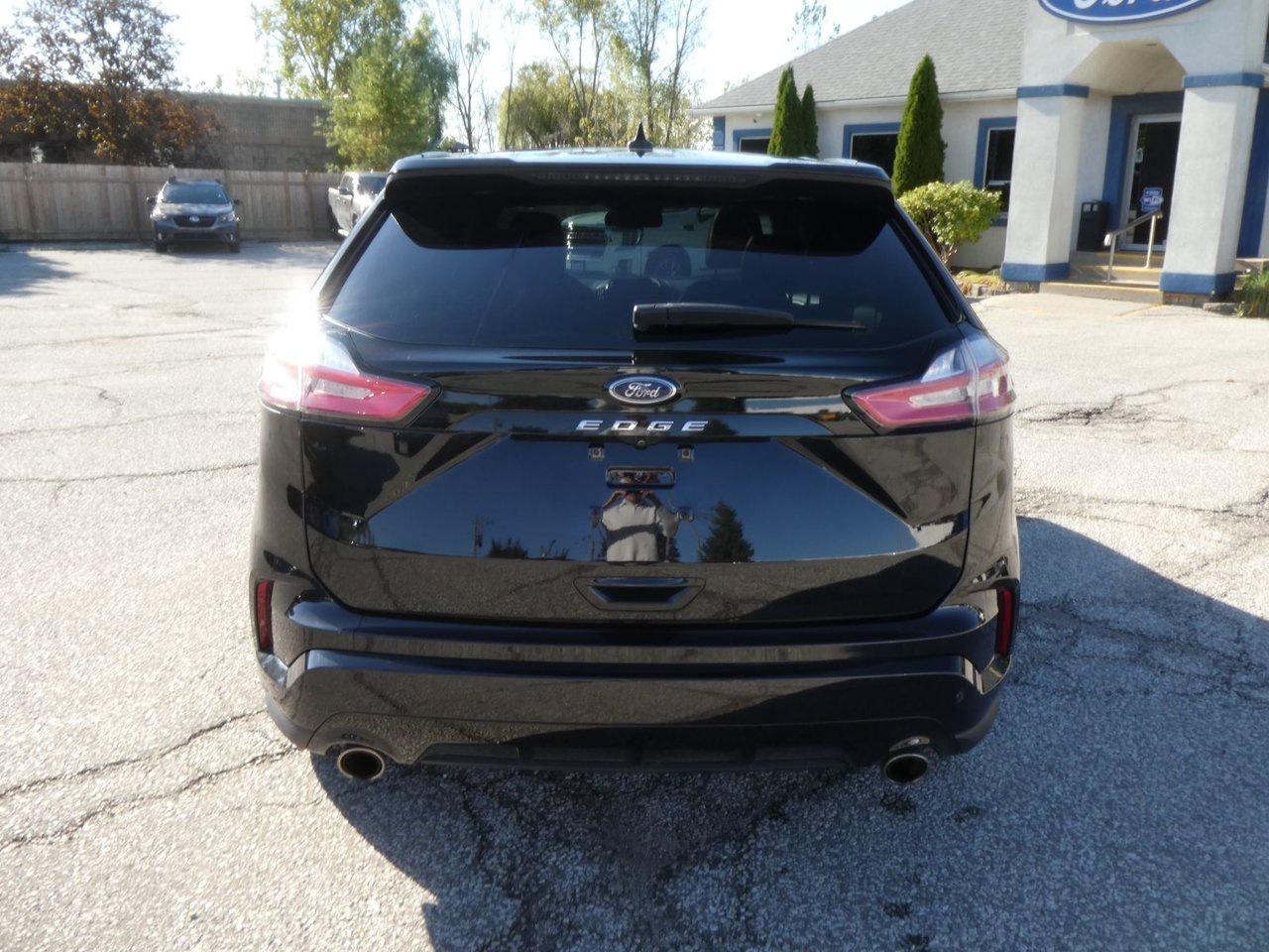 2021 Ford Edge SEL ST-Line Photo