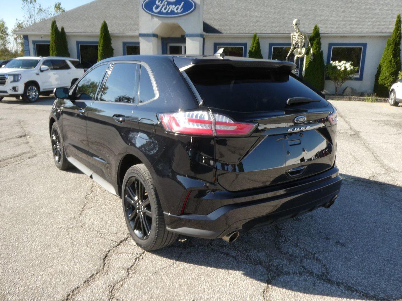 2021 Ford Edge SEL ST-Line Photo