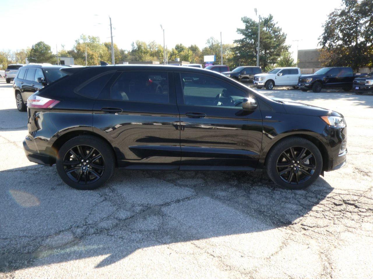 2021 Ford Edge SEL ST-Line Photo